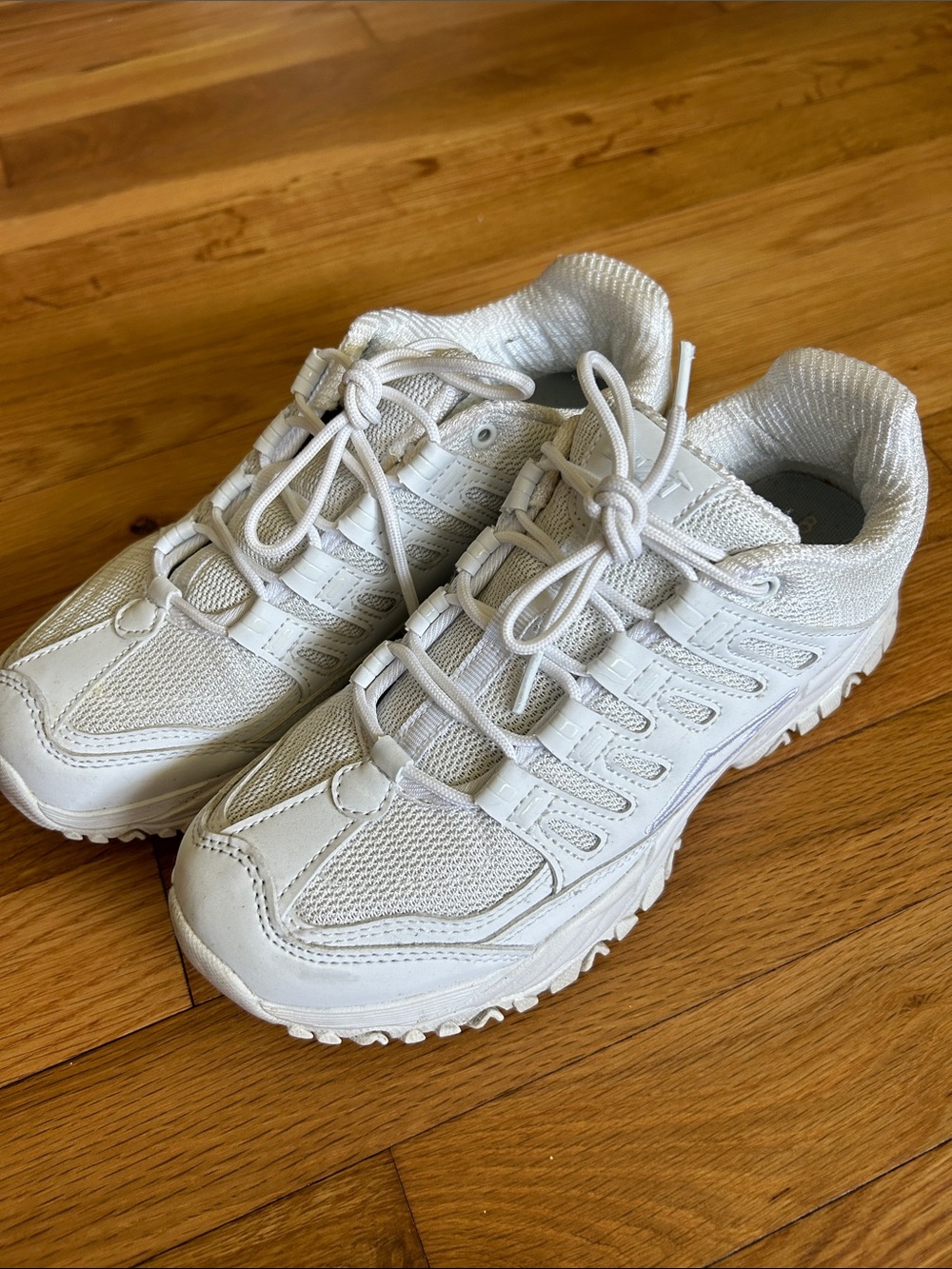 Avia White Athletic Walking Sneakers Women’s Size 8 Comfort Lace Up Shoes